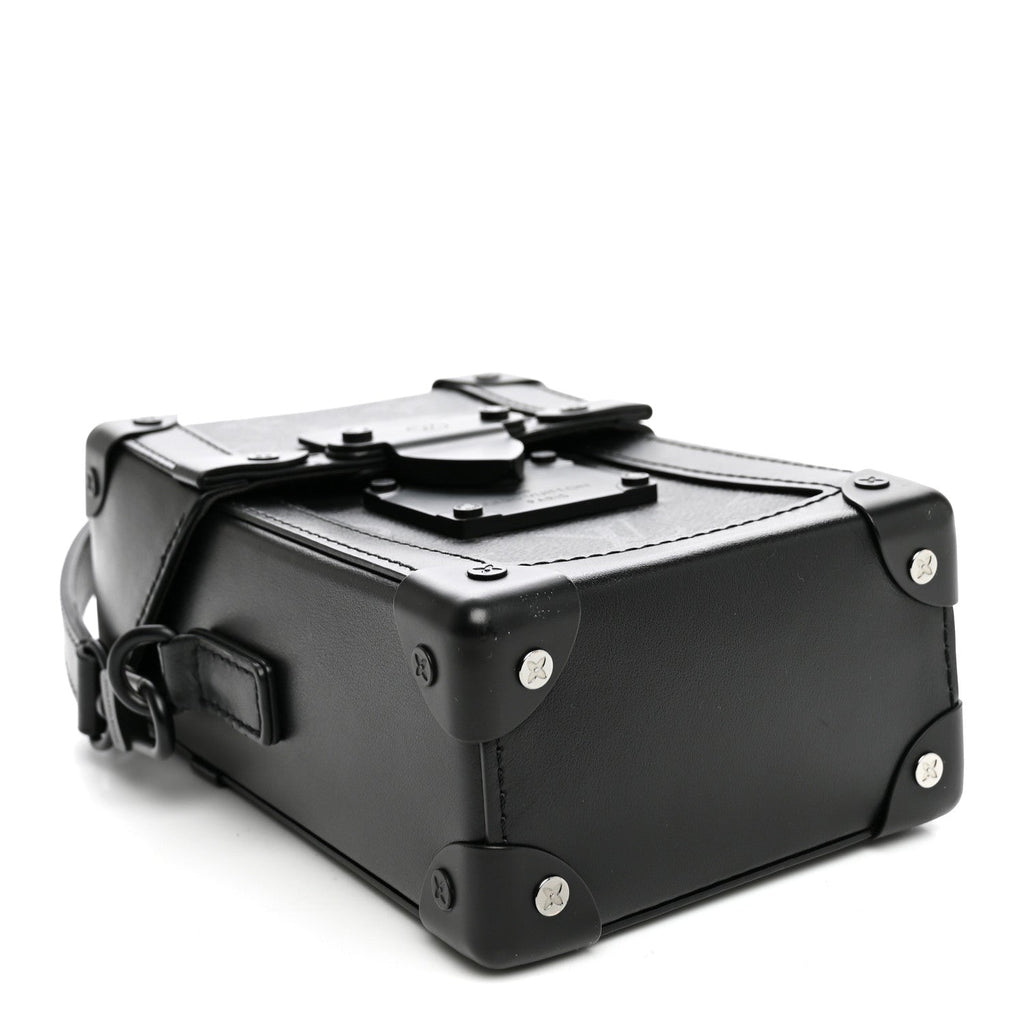 Monogram Eclipse Vertical Trunk Wearable Wallet Black