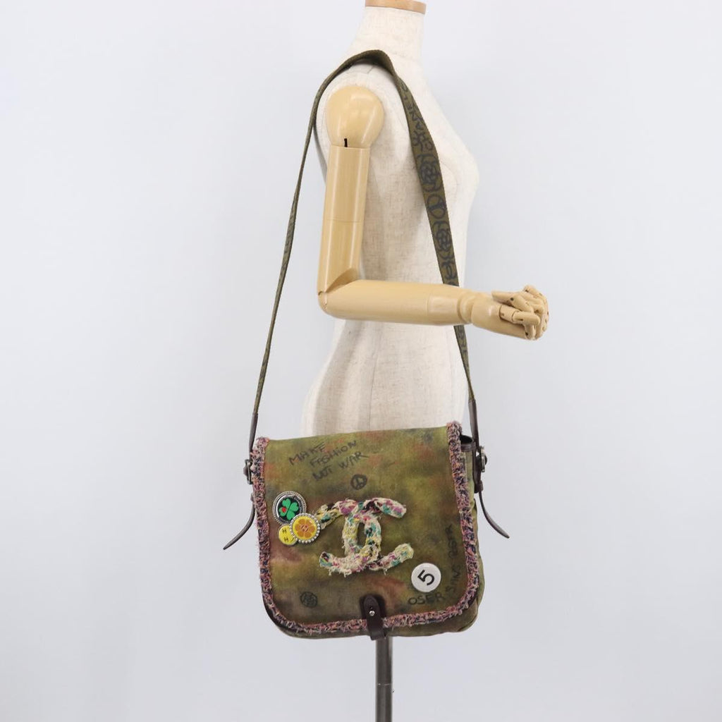 CHANEL Embroidery Graffiti Messenger bag Canvas Khaki Silver CC Auth 121518SM