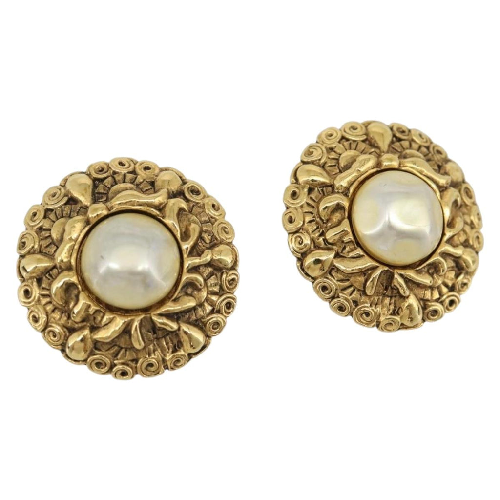 CHANEL Earring Metal Gold White CC Auth 186928