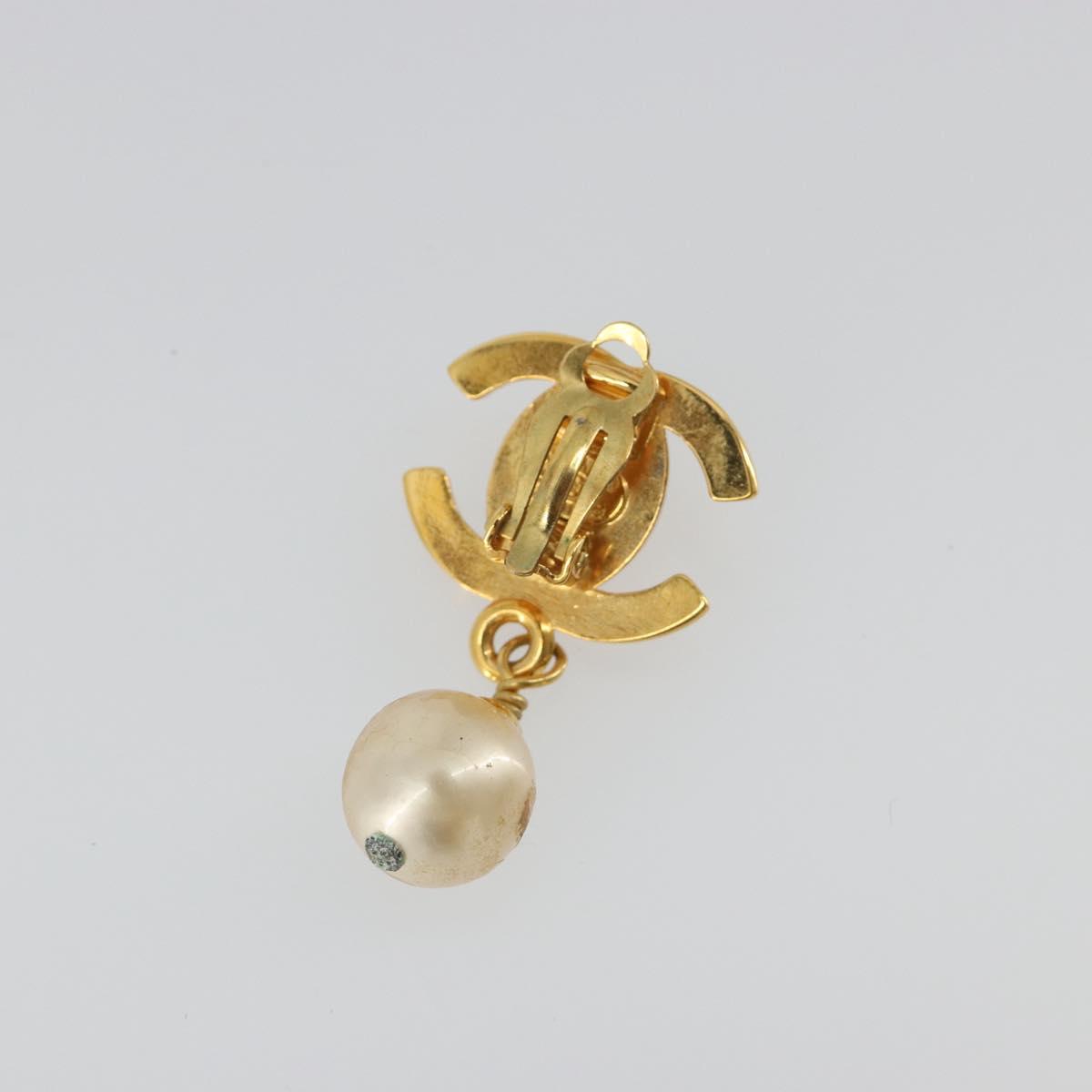 CHANEL Turn Lock Earring metal Gold Tone CC Auth 188629