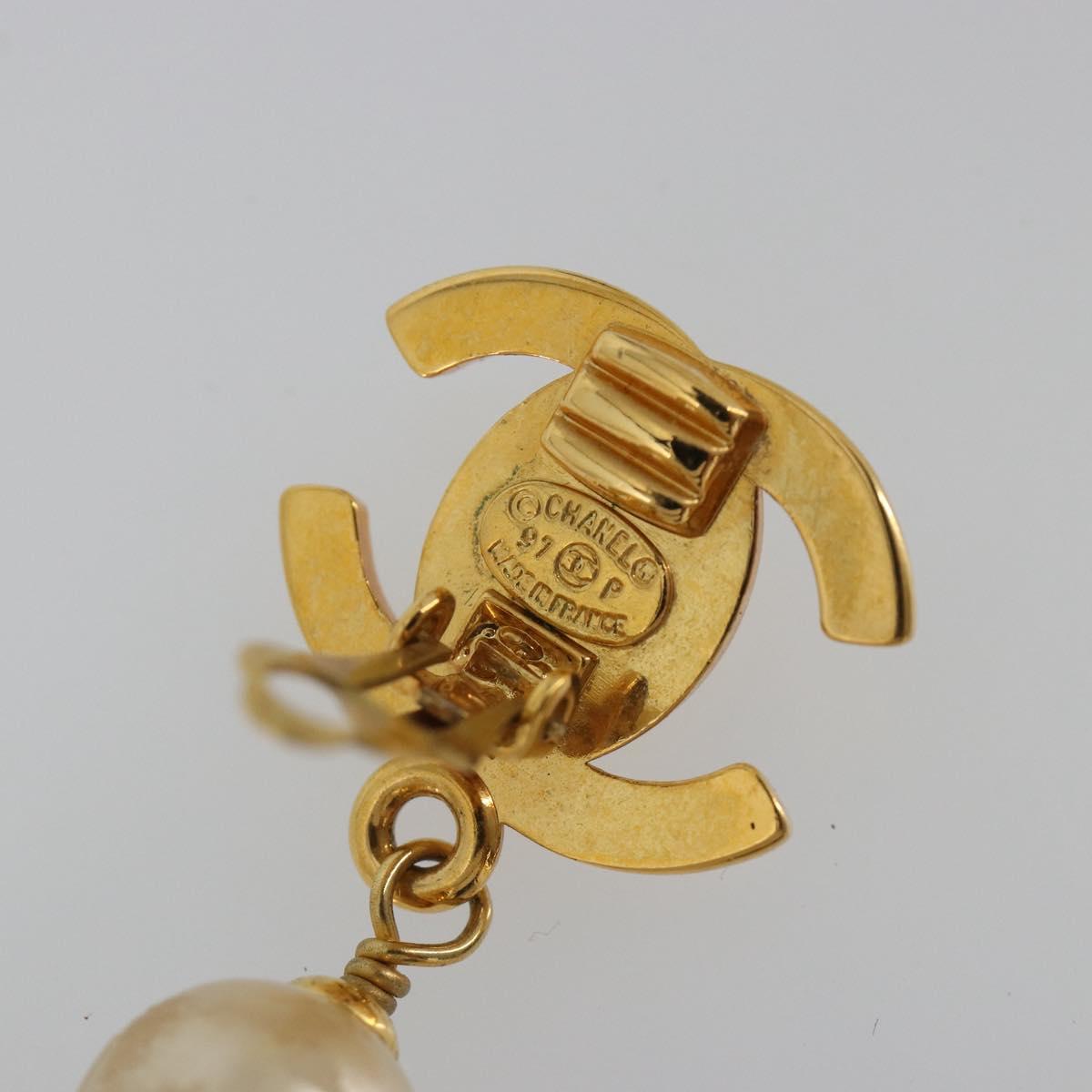 CHANEL Turn Lock Earring metal Gold Tone CC Auth 188629