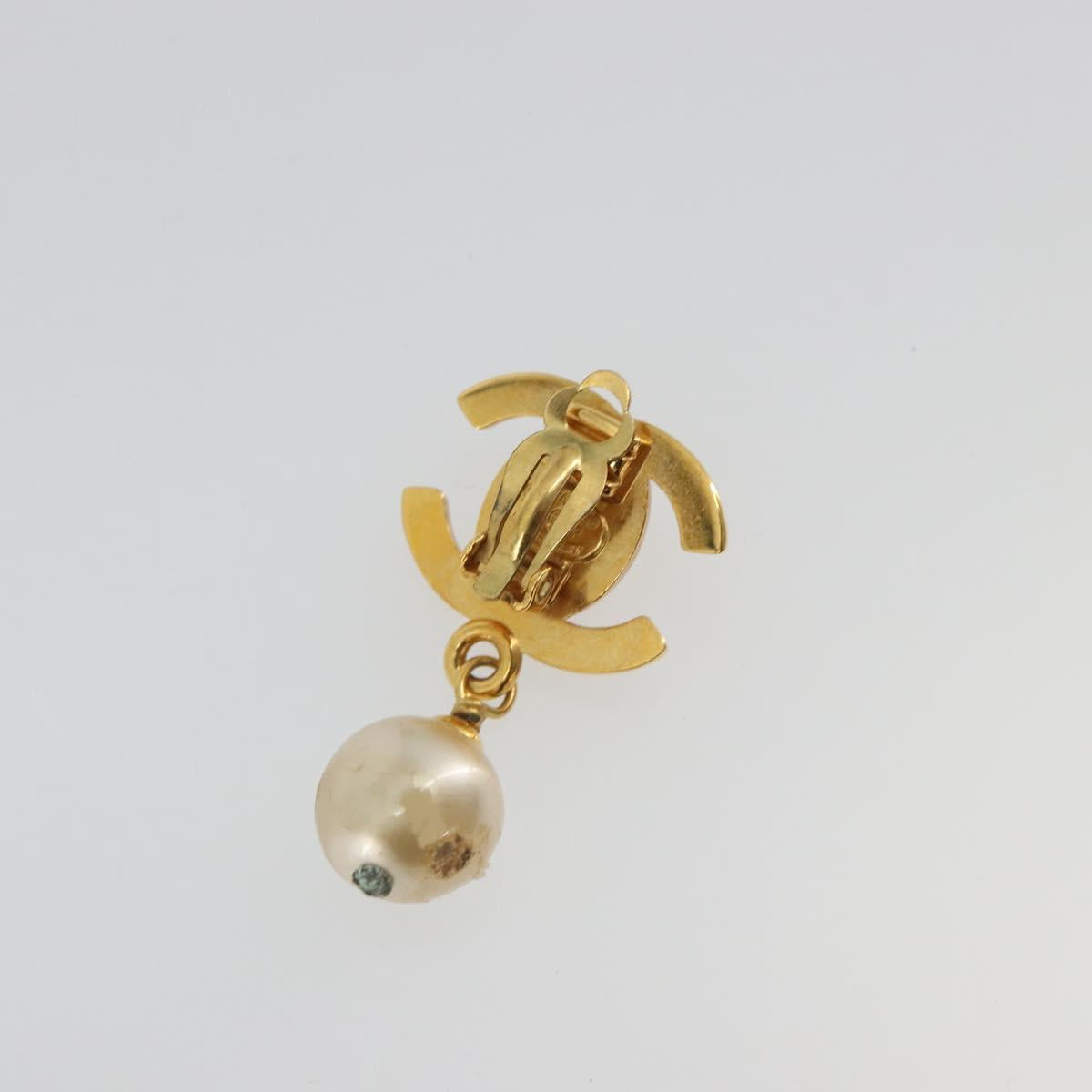 CHANEL Turn Lock Earring metal Gold Tone CC Auth 188629