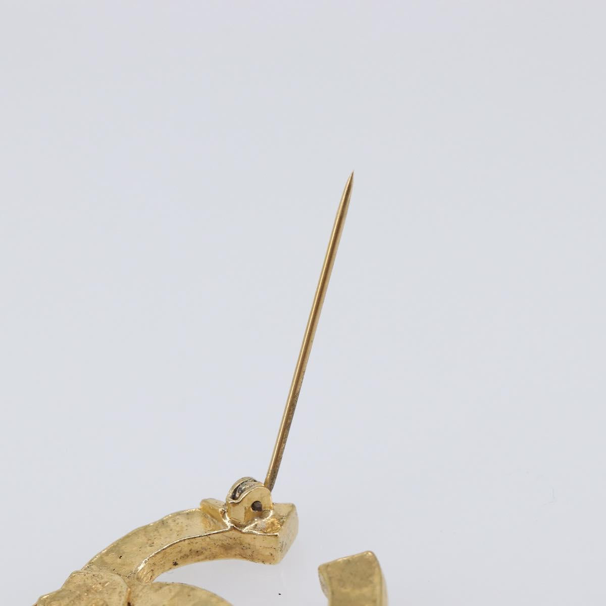 CHANEL Cocostone Brooch metal Gold CC Auth 205477M