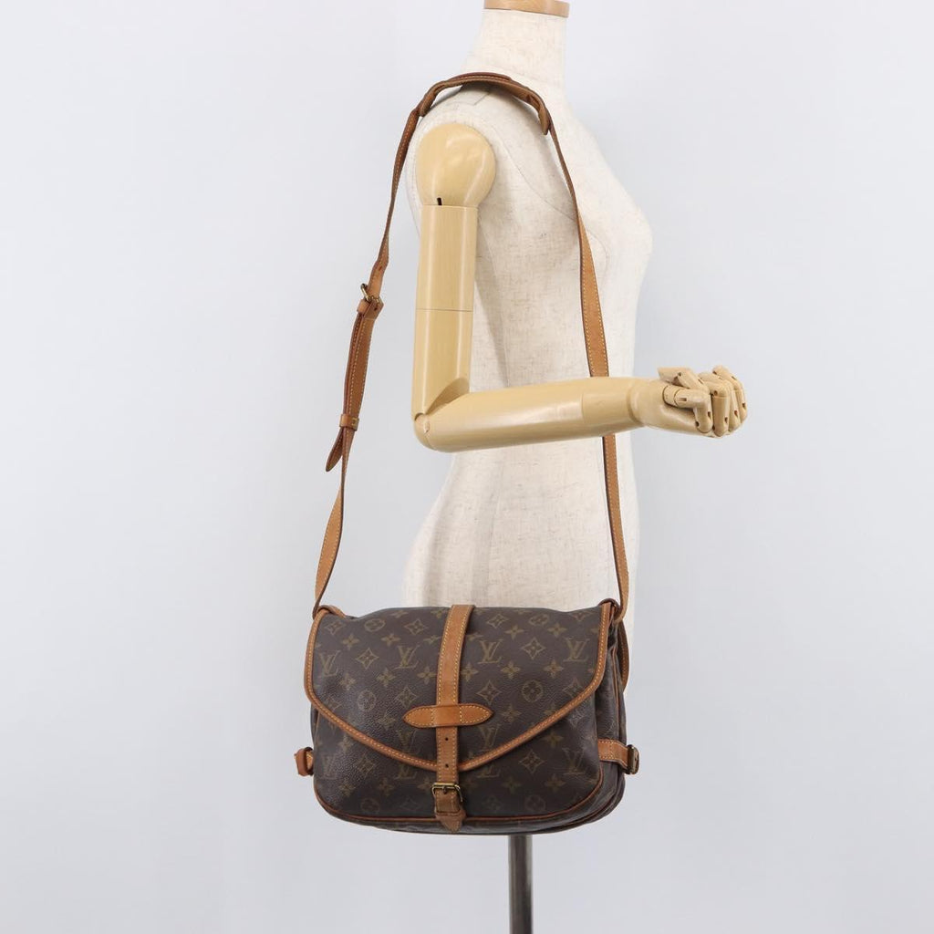 LOUIS VUITTON Monogram Saumur 30 Shoulder Bag M42256 LV Auth 206486
