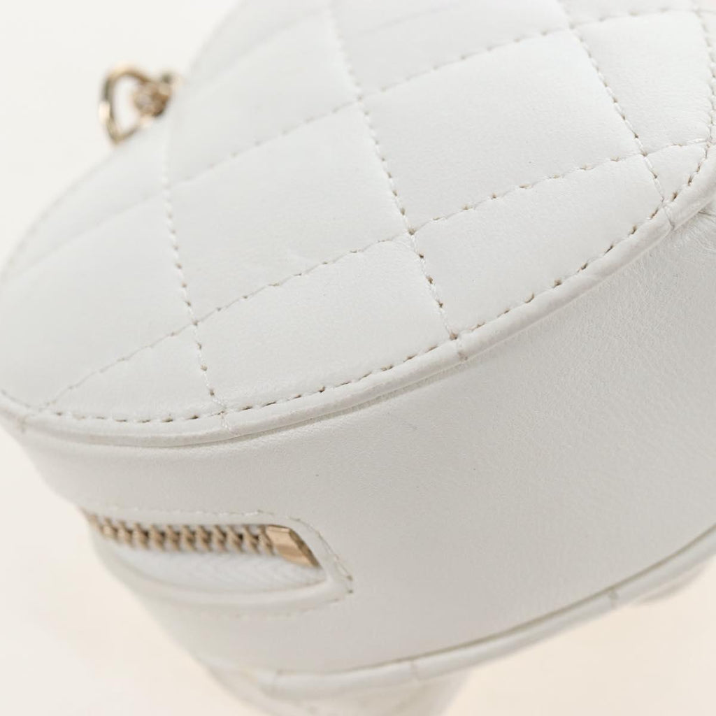CHANEL Matelasse Chain Shoulder Pouch Lamb Skin White Gold CC Auth 208209M