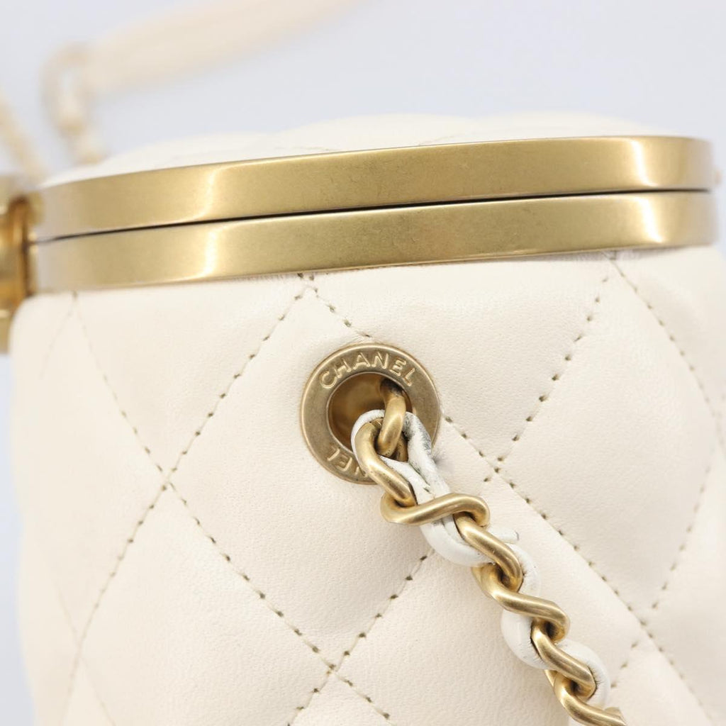CHANEL Matelasse Chain Vanity Shoulder Bag Lamb Skin Ivory Gold CC Auth 208213M
