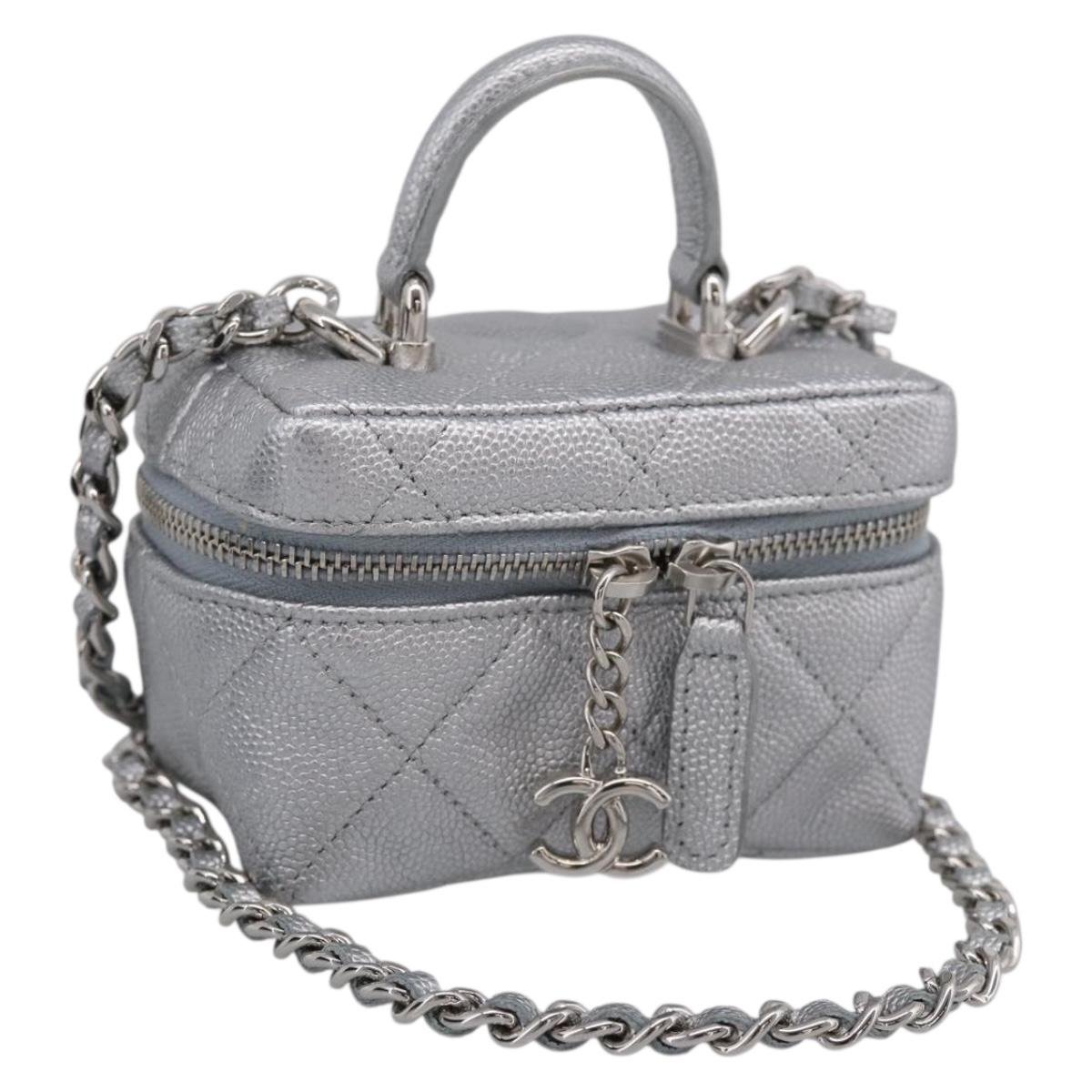 CHANEL Matelasse Chain Shoulder Vanity Pouch Caviar Skin 2way CC Auth 208451SAM