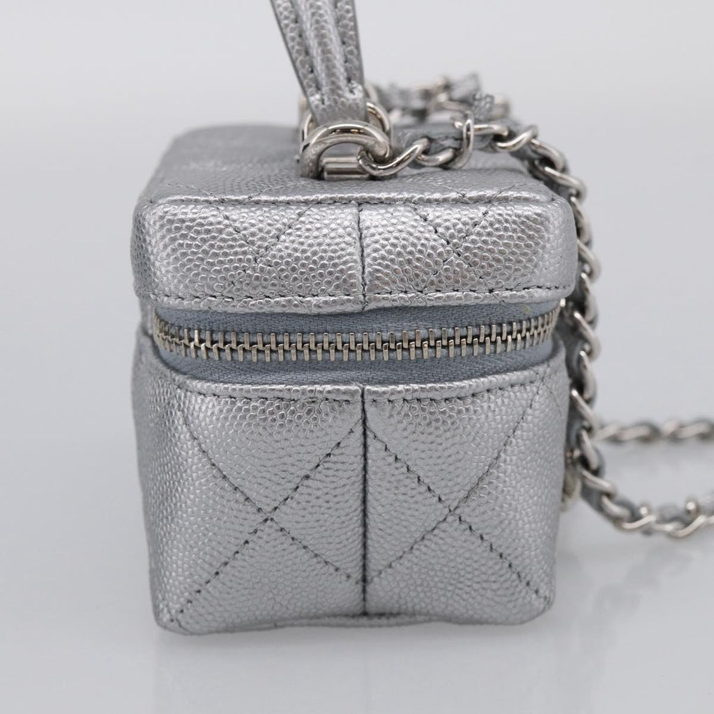 CHANEL Matelasse Chain Shoulder Vanity Pouch Caviar Skin 2way CC Auth 208451SAM