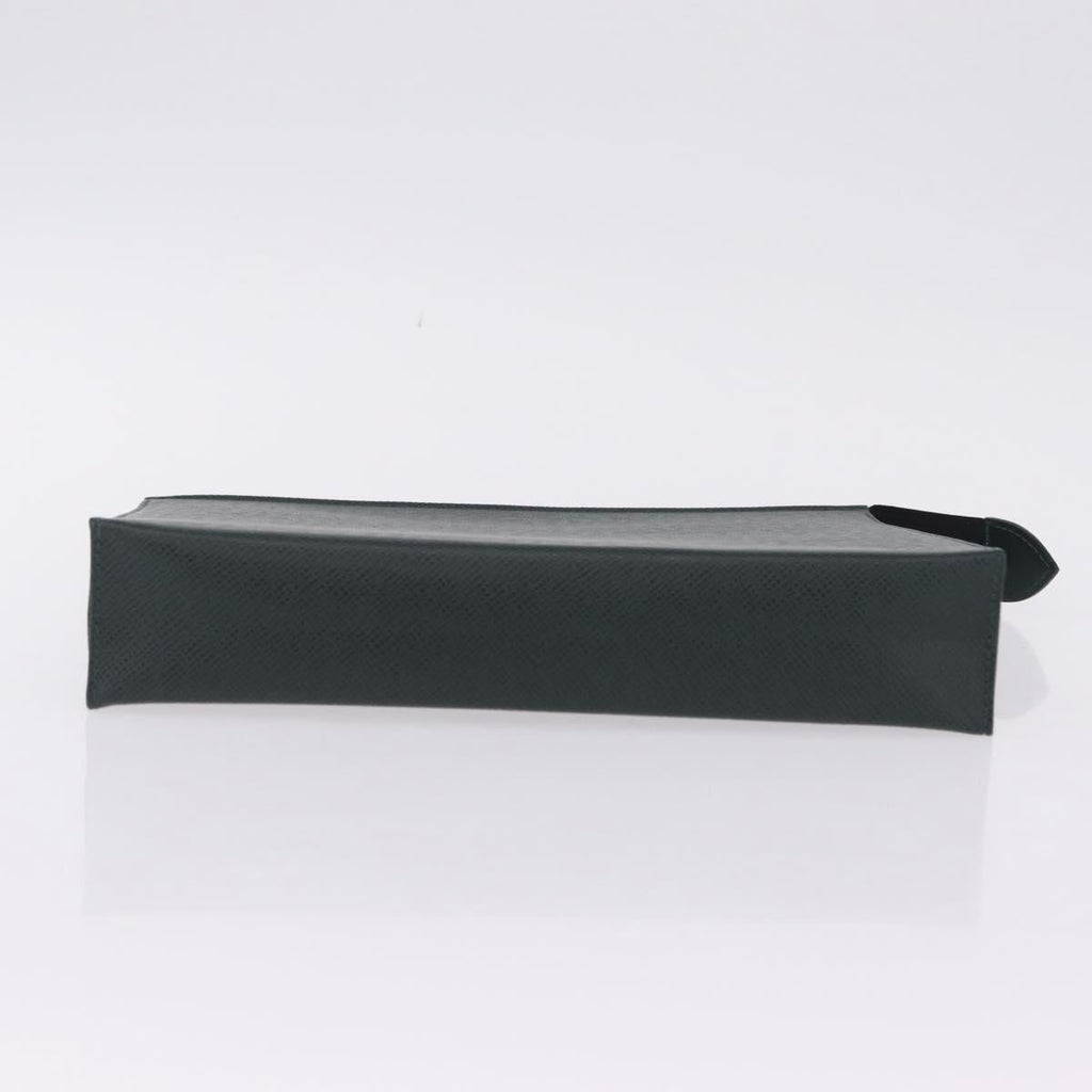 LOUIS VUITTON Taiga Poche Toilette 26 Pouch Epicea LV Auth 210309