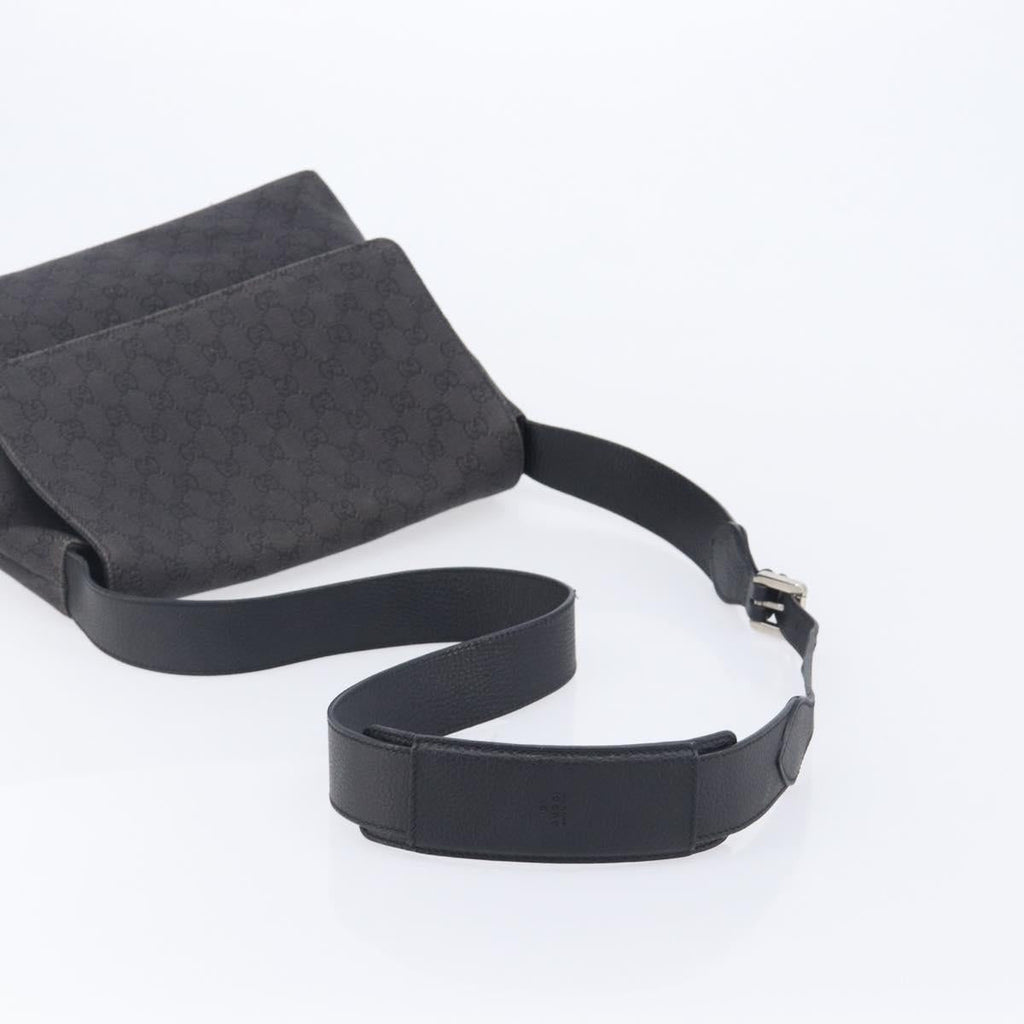 GUCCI GG Canvas Shoulder Bag Outlet Black 272351 Auth 210829A