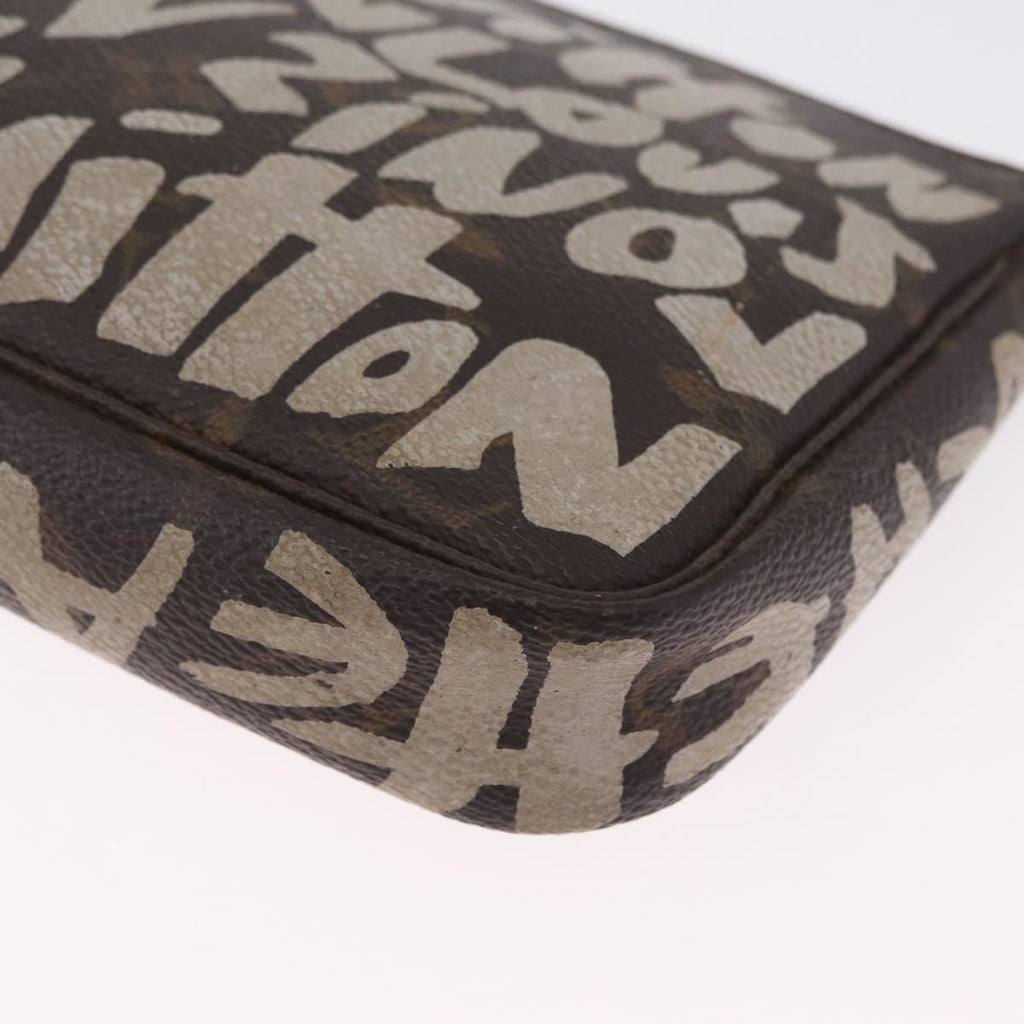 LOUIS VUITTON Graffiti Pochette Accessoires Pouch White M92192 LV Auth 212118