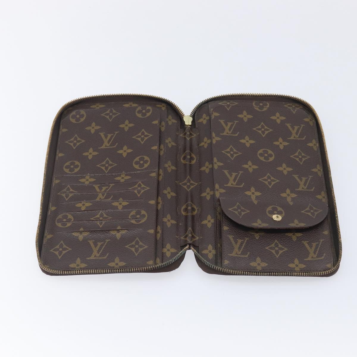 LOUIS VUITTON Monogram Poche Escapade Travel Case M60113 LV Auth 212951