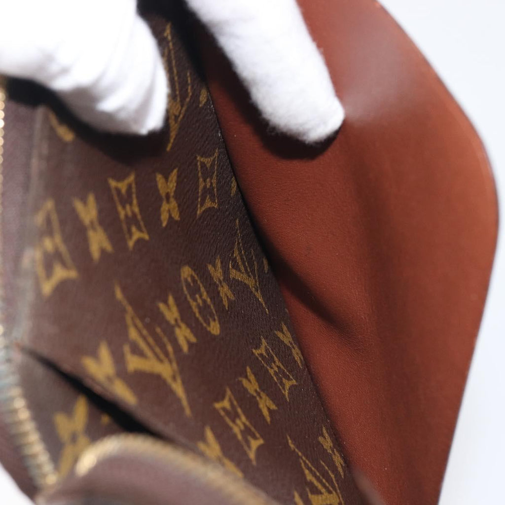 LOUIS VUITTON Monogram Poche Escapade Travel Case M60113 LV Auth 212951