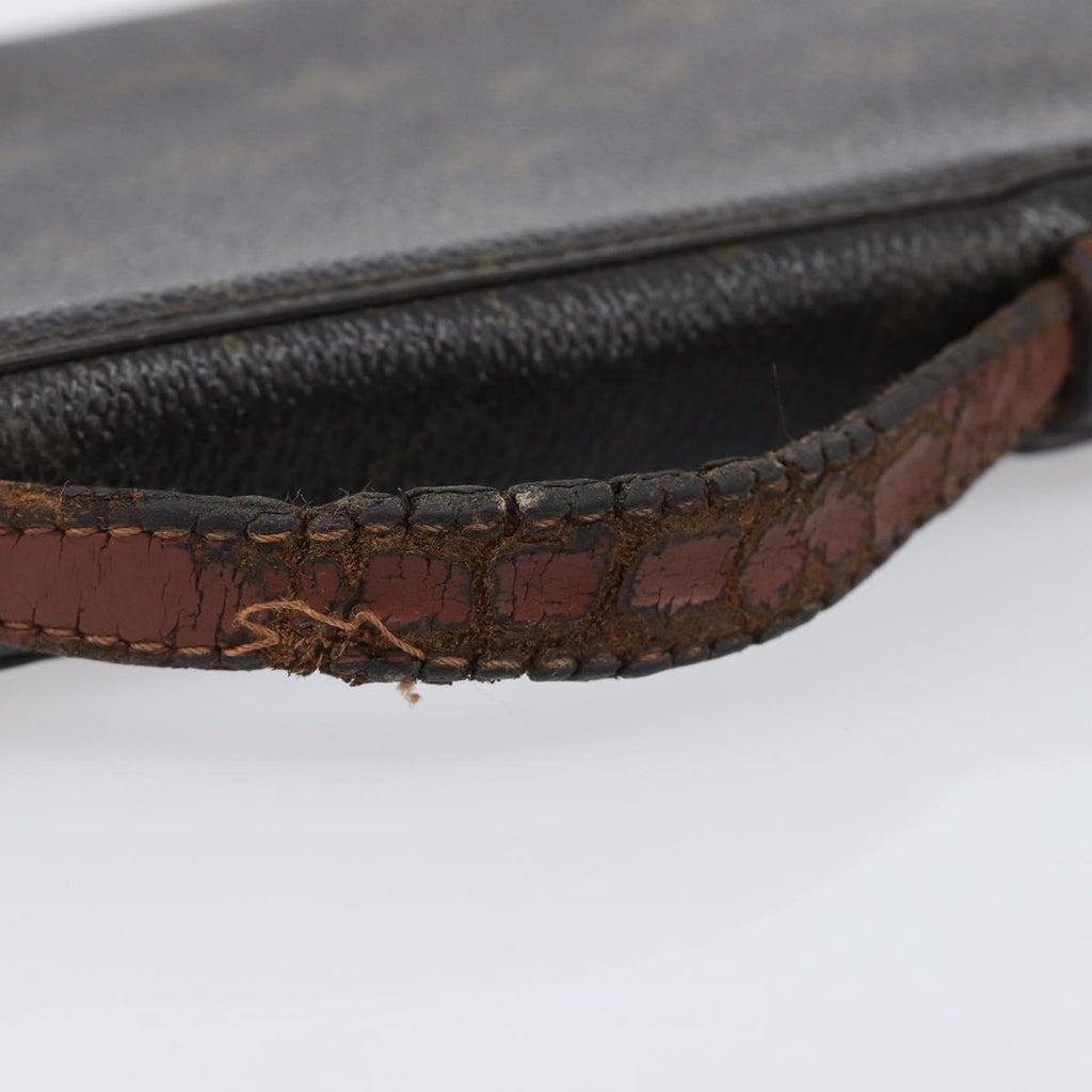 LOUIS VUITTON Monogram Poche Escapade Travel Case M60113 LV Auth 212951