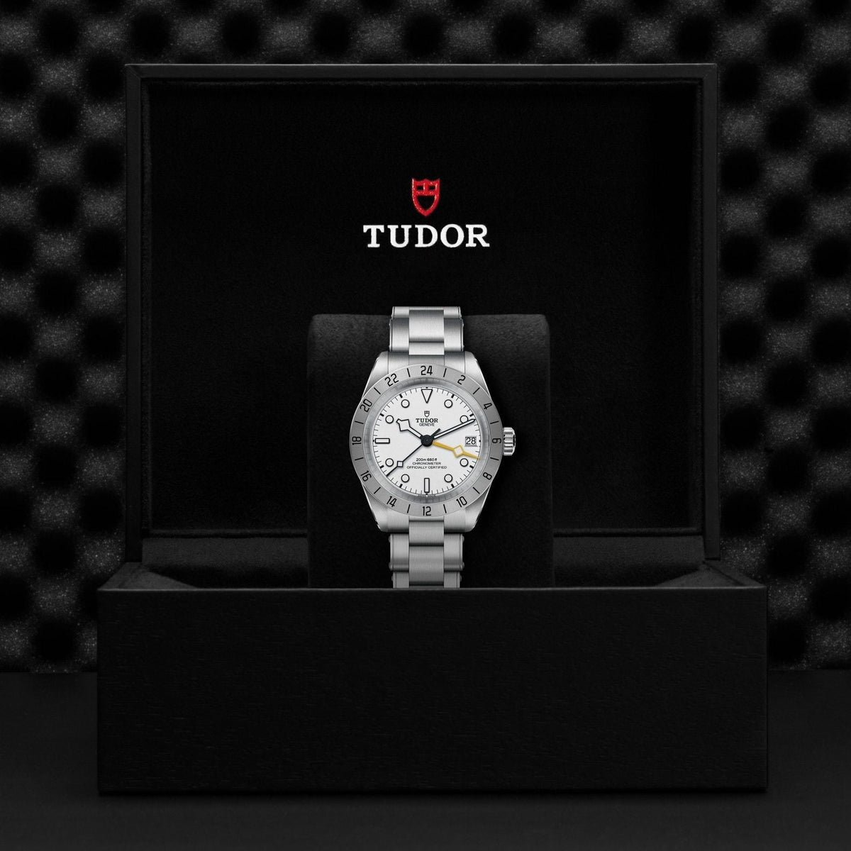 TUDOR Black Bay Pro M79470-0004