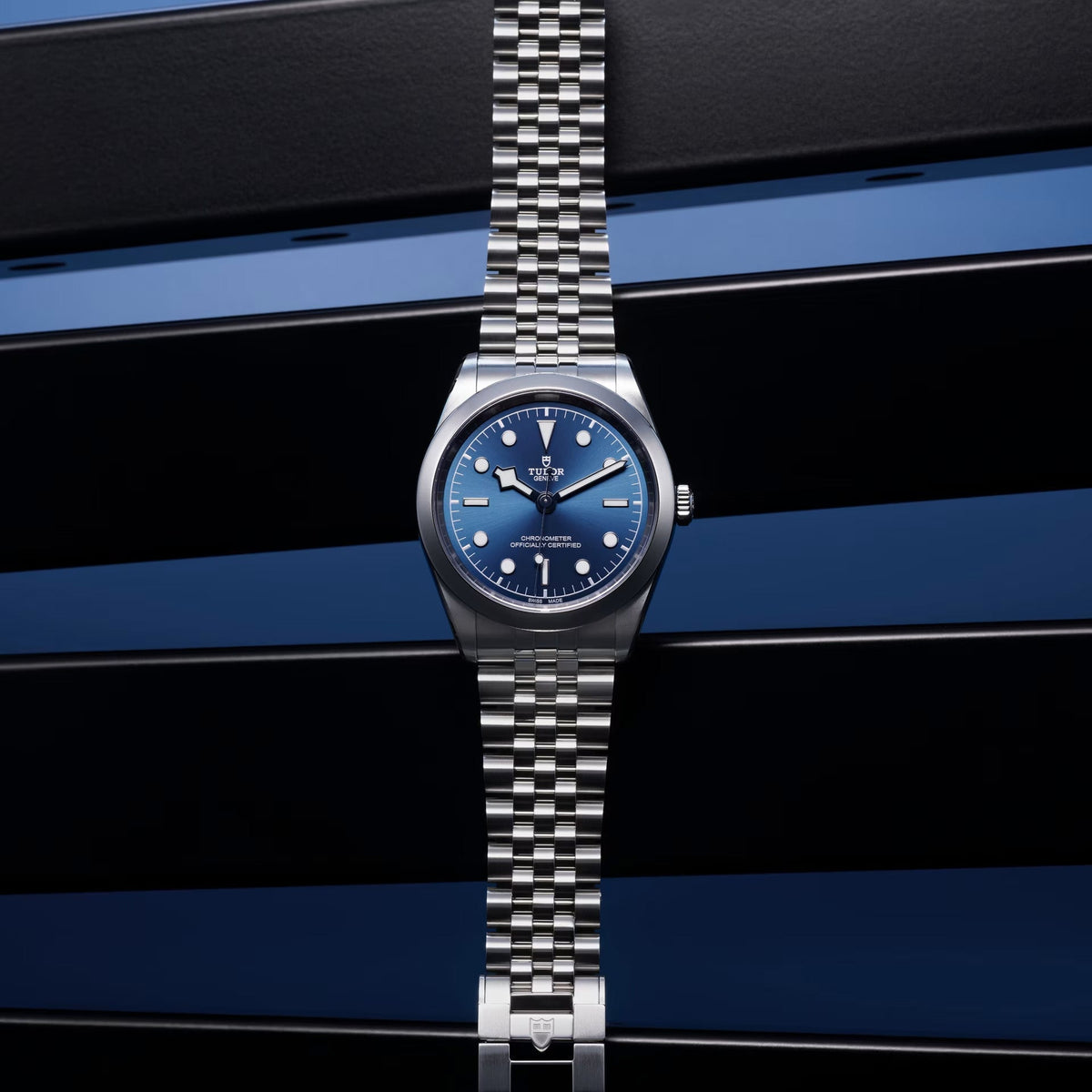 TUDOR Black Bay 39 M79660-0002