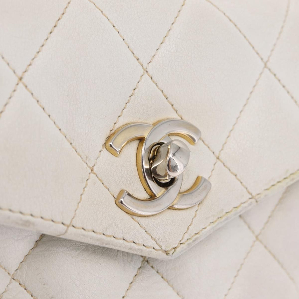 CHANEL Matelasse Waist Bag Lamb Skin White Gold CC Auth BA16757