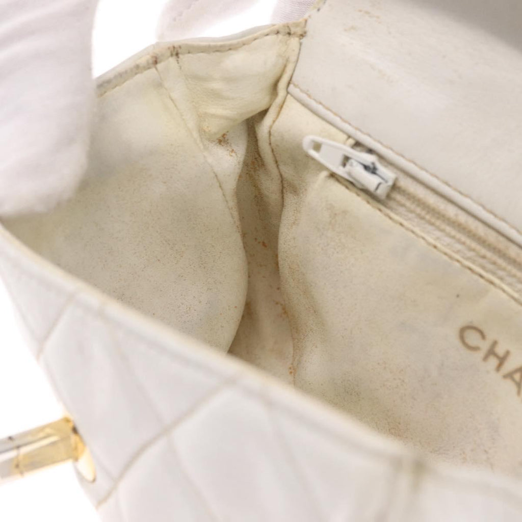 CHANEL Matelasse Waist Bag Lamb Skin White Gold CC Auth BA16757