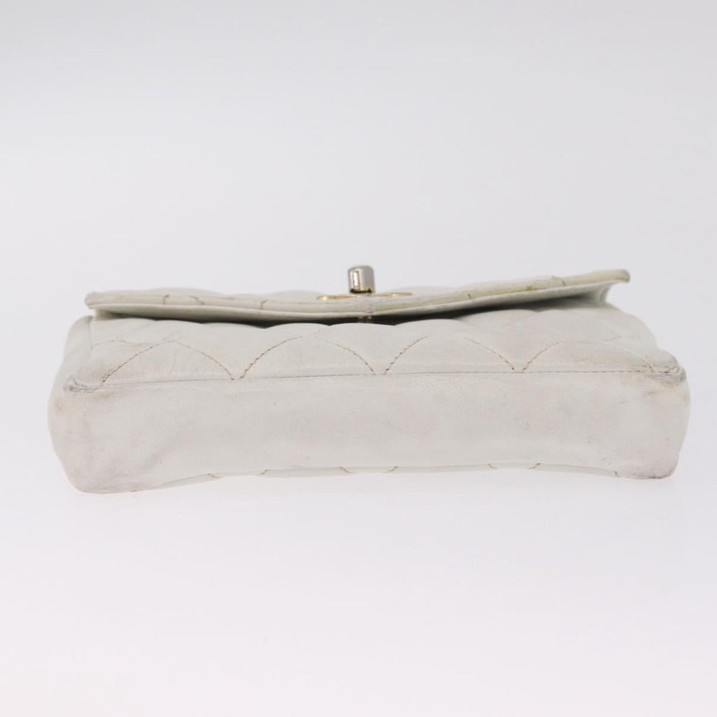CHANEL Matelasse Waist Bag Lamb Skin White Gold CC Auth BA16757
