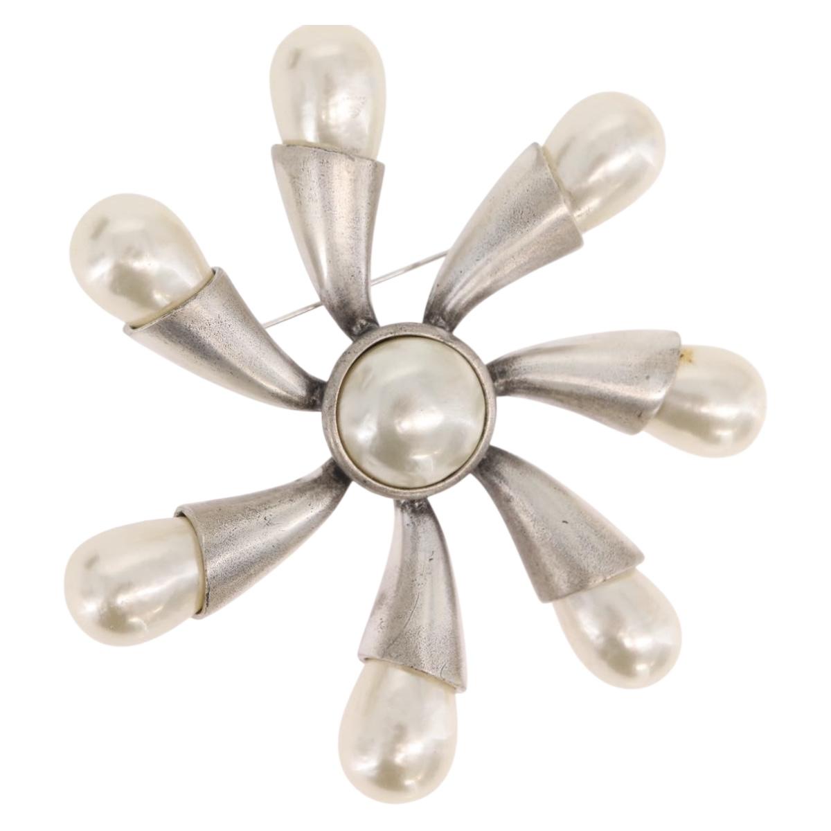 CHANEL Brooch metal Silver CC Auth bs37630V