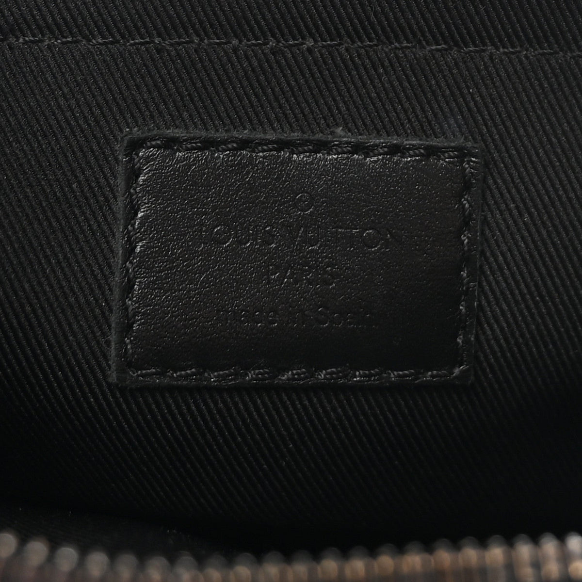 Taurillon Monogram Steamer Messenger Black